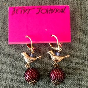 Betsey Johnson 🐦 earrings.